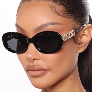 Black Round Frame Chain Sunglasses